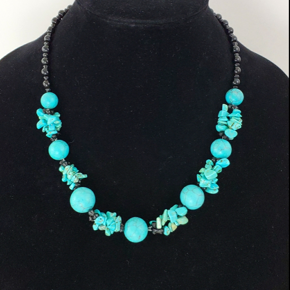 Vintage Southwestern Turquoise Beaded Necklace